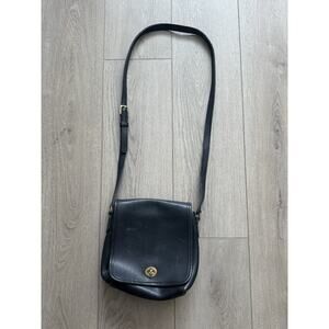 VINTAGE 90s leather coach crossbody flap bag companion